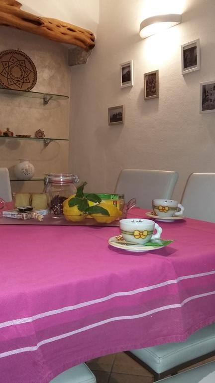 Апартаменты A Casa Da Valentina Кастельсардо Экстерьер фото